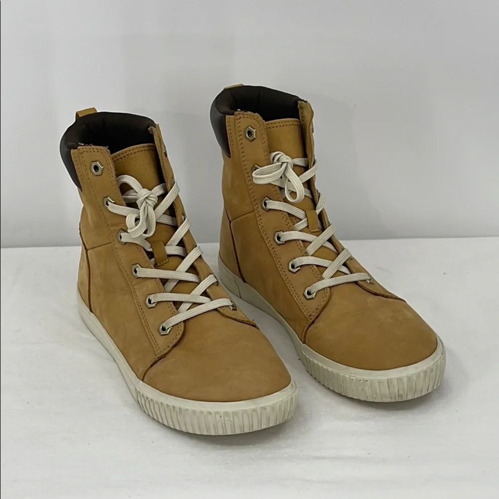 TINBERLAND SIZE 9.5 Tan High-Top Women’s Ankle Boots